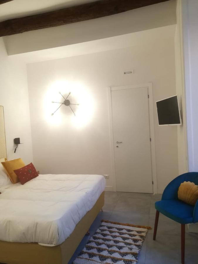 B-Montedidio Hotel Наполи Екстериор снимка
