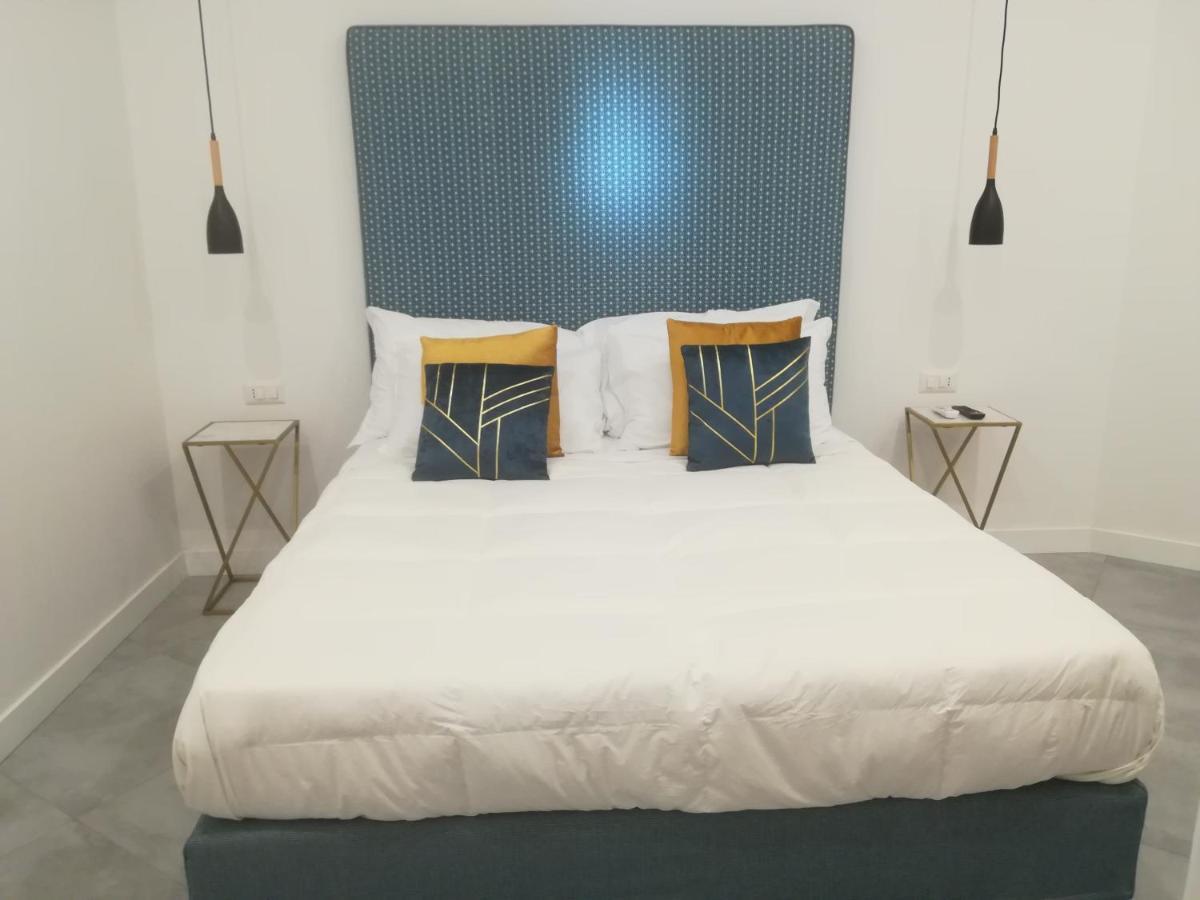 B-Montedidio Hotel Наполи Екстериор снимка