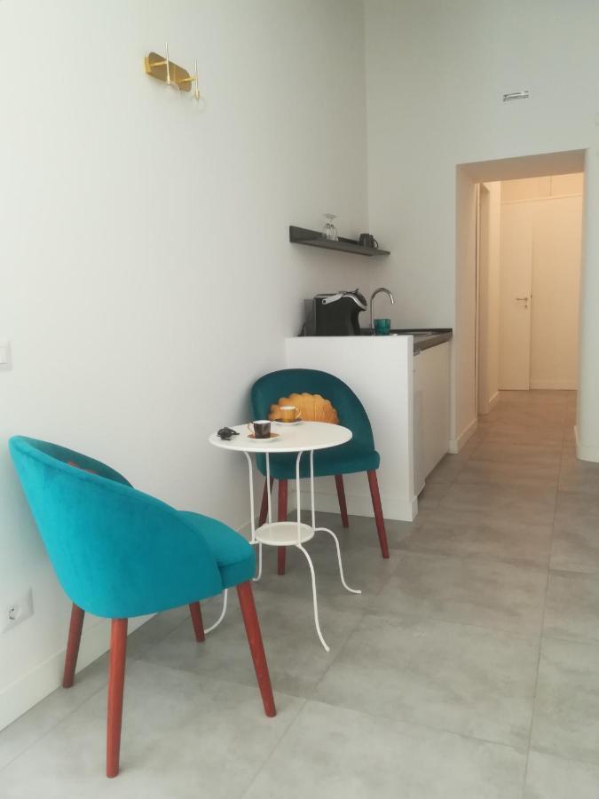 B-Montedidio Hotel Наполи Екстериор снимка